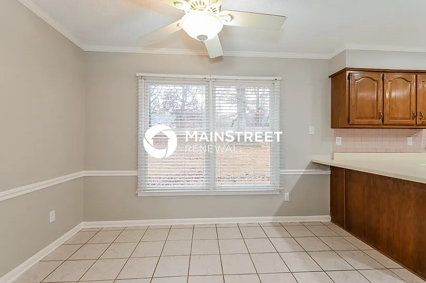 2231 Oak Hollow Ln — Photo 3