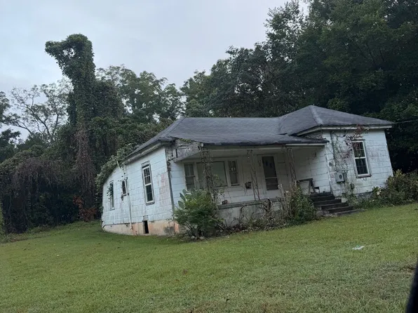 10 2nd St, Barnesville, GA 30204