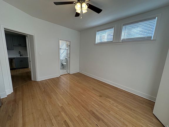 3rd image of 6914 N Wayne Ave APT 2R