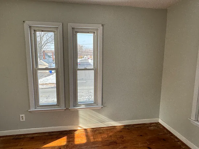 465 Hills St — Photo 35