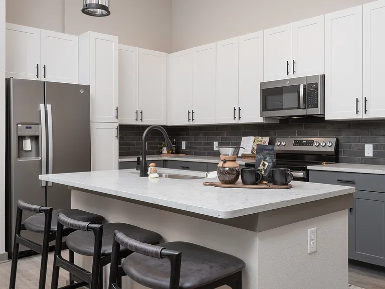 Contemporary Kitchen With Quartz Countertop