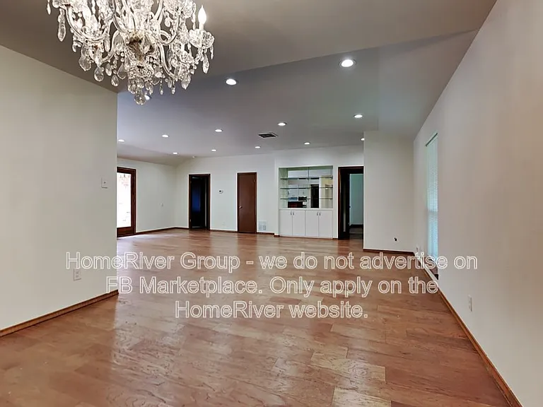 1216 Glen Cove Dr — Photo 4