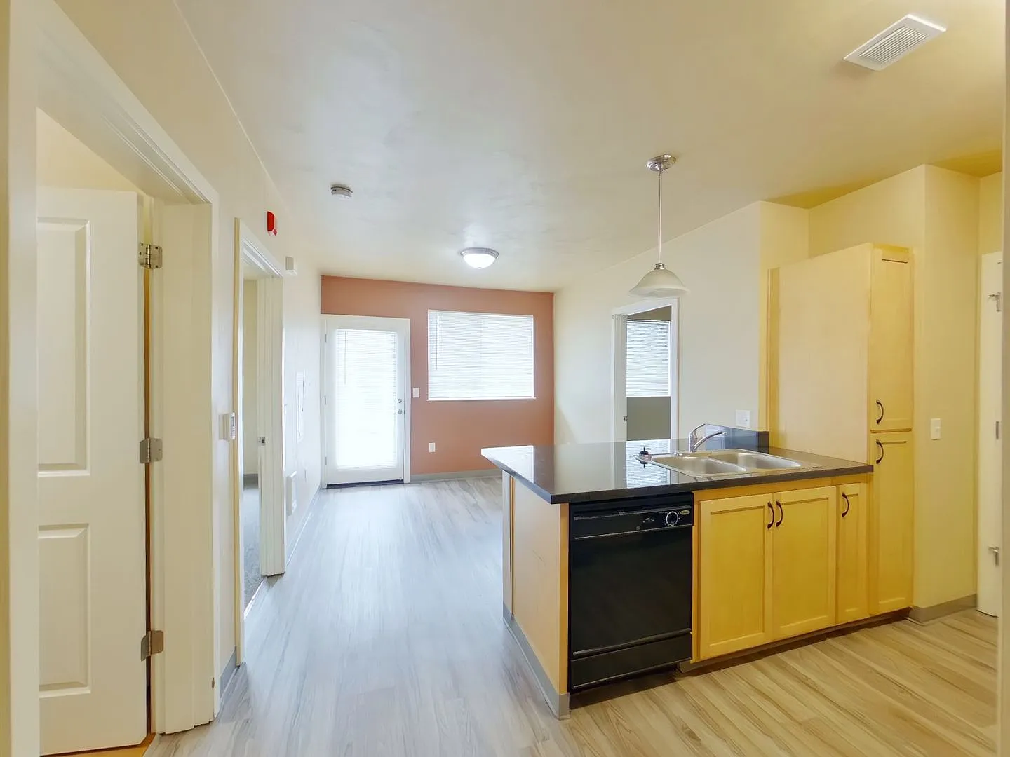 Midtown Apartments — Photo 2