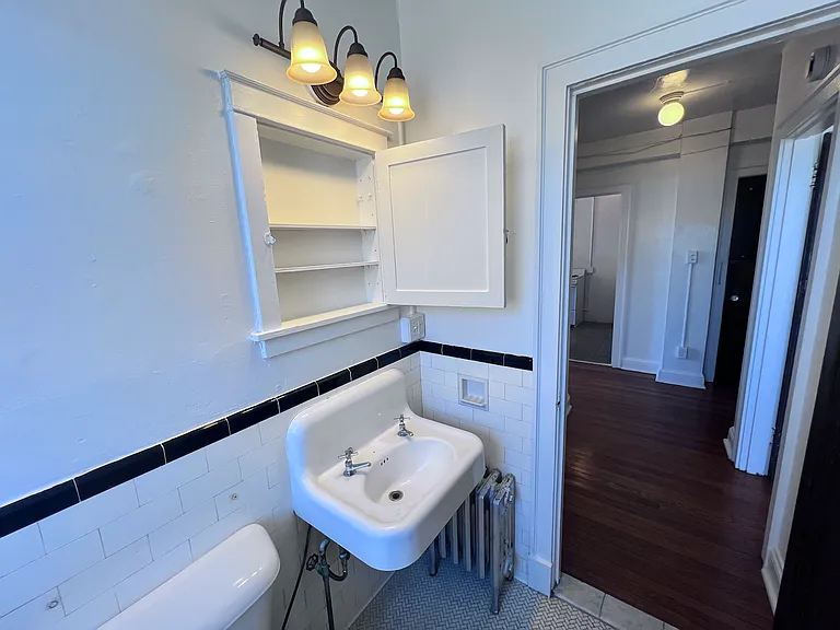Another angle of the same restroom.
