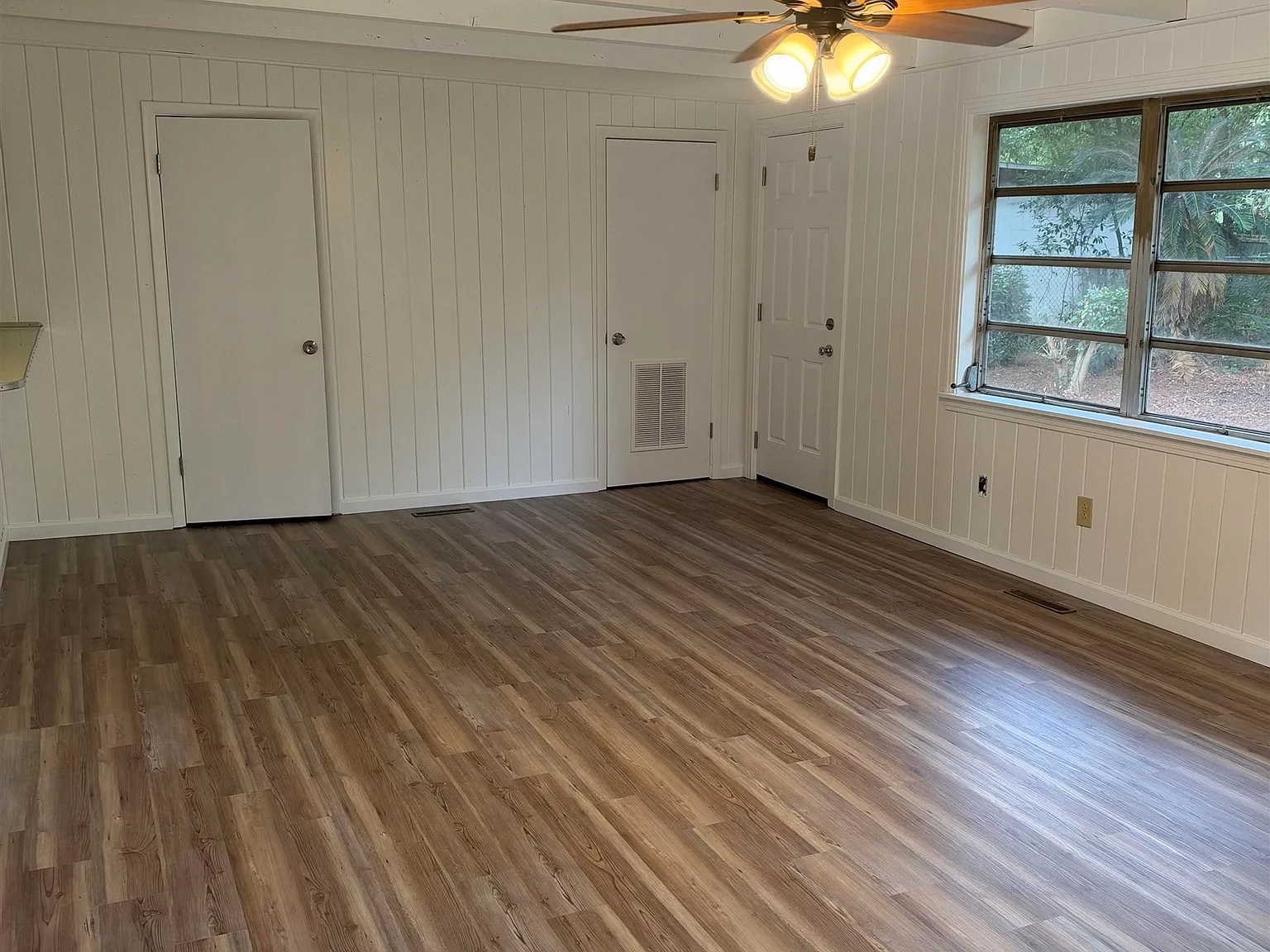 2 bed, 976 sqft, $1,600 — Photo 4