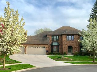 486 Chippewa Dr, Naperville, IL 60563