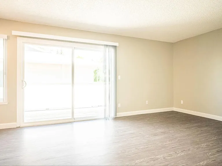 Sierra Square — Photo 10