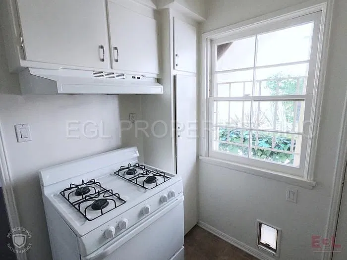 925 S Le Doux Rd #1 — Photo 11