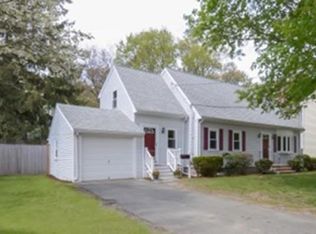693 Greendale Ave, Needham, MA 02492