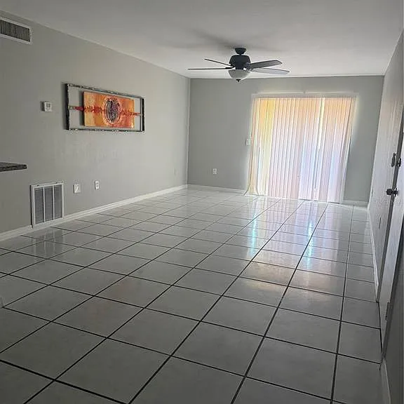 916 Lake Destiny Rd #H — Photo 3