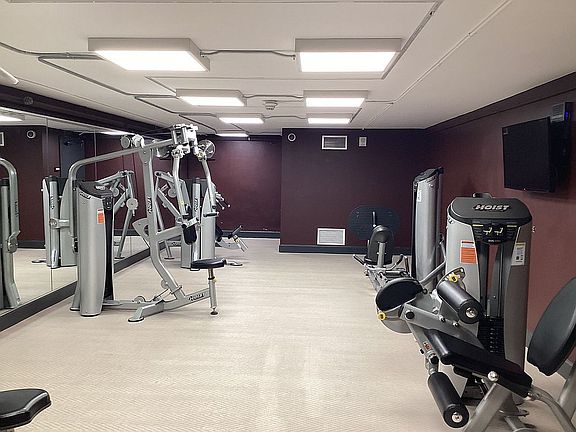 4th image of 51 N High St #604