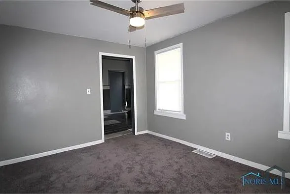 627 Bronson Ave — Photo 5