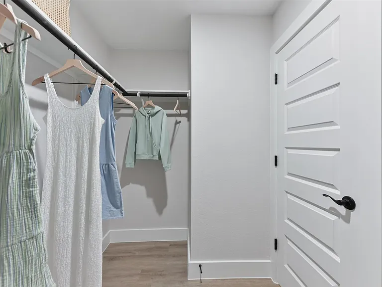 9304 Felix Sparke Dr — Photo 31