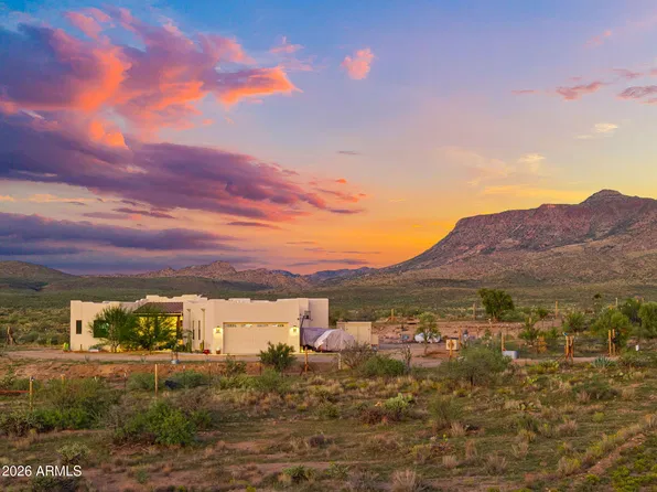 26672 W Billy Clegg Road, Congress, AZ 85332