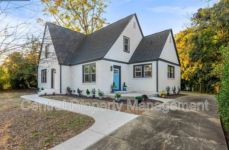 101 Sunset Dr — Photo 1