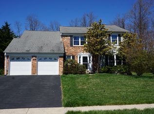 37 Country Hills Dr, Newark, DE 19711