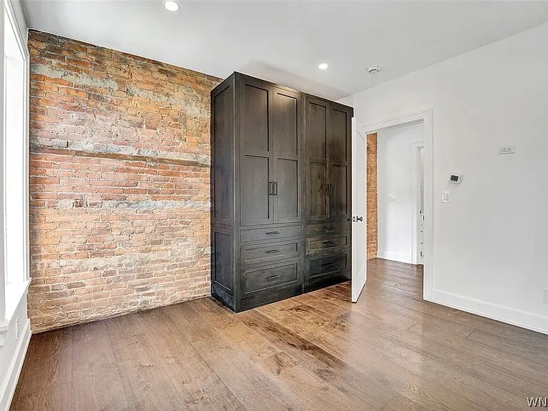 162 Allen St — Photo 7