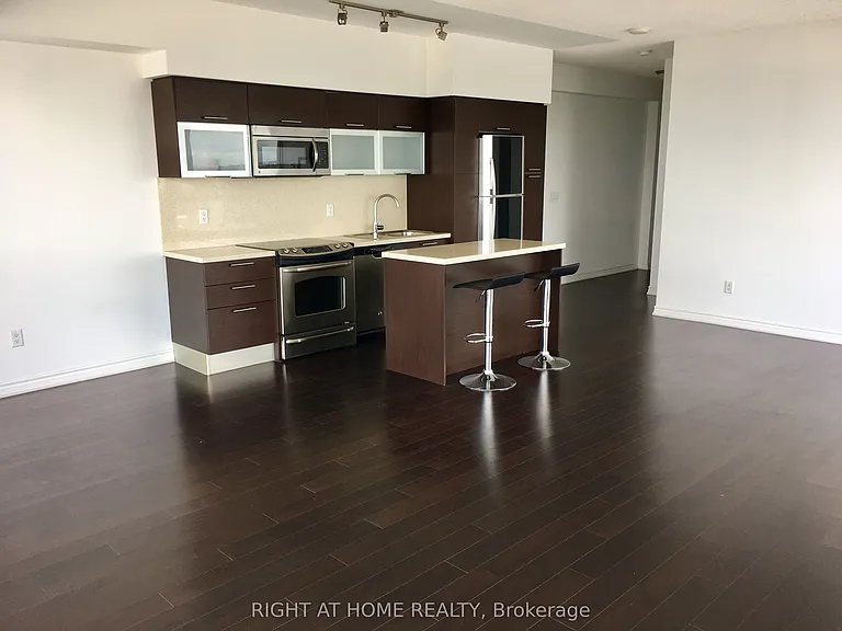 386 Yonge St #5502 — Photo 6