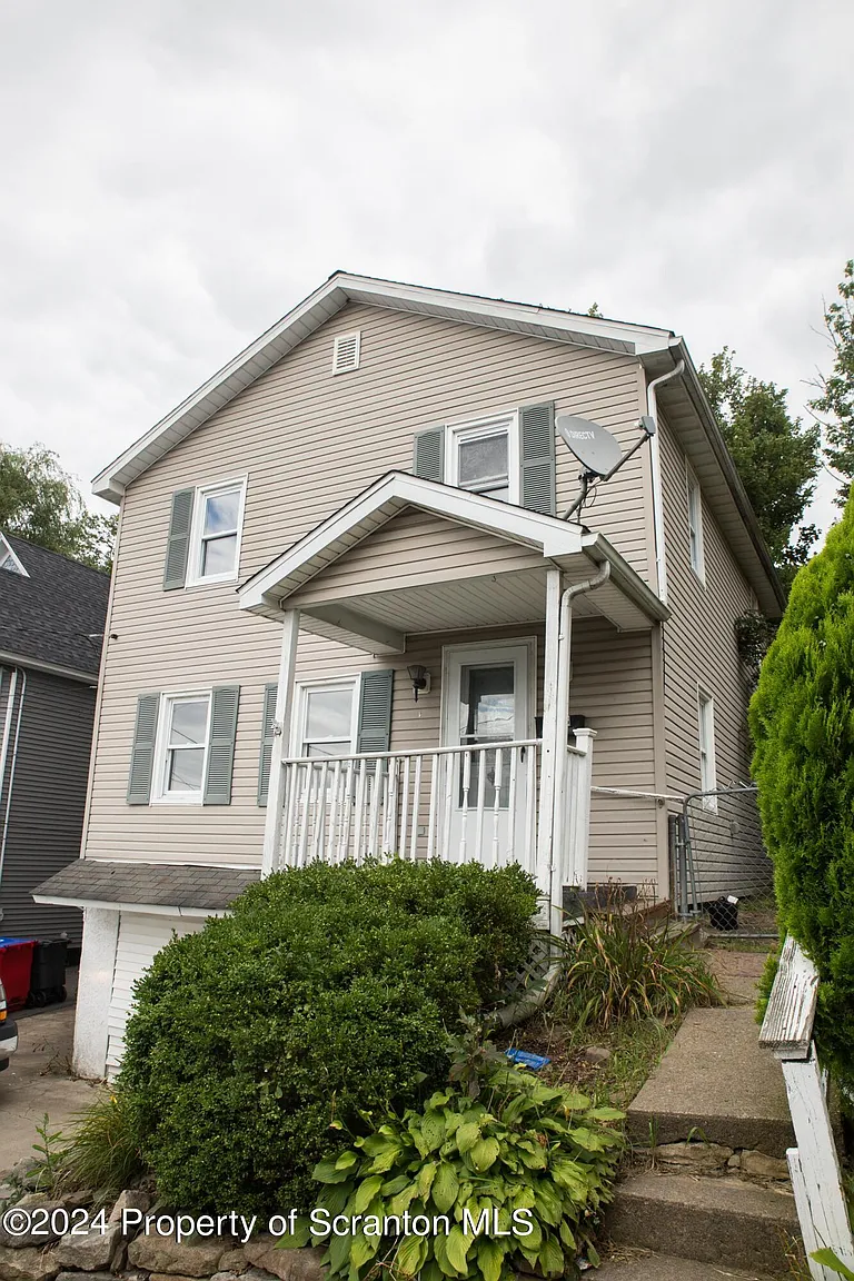 148 Wyoming St photo 1