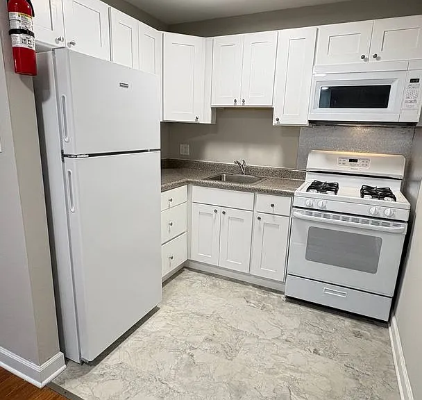Marquette Apartments West — Photo 6