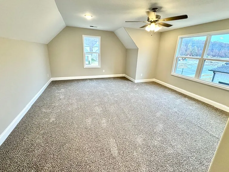 572 Rosalie Woods Dr — Photo 14