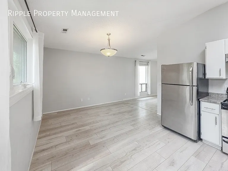 4534B Stanley Rd SW #UPPER — Photo 8
