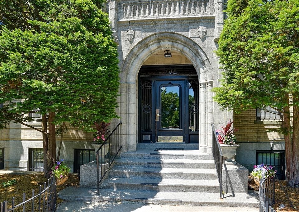 1st image of 51 Park Dr APT 27