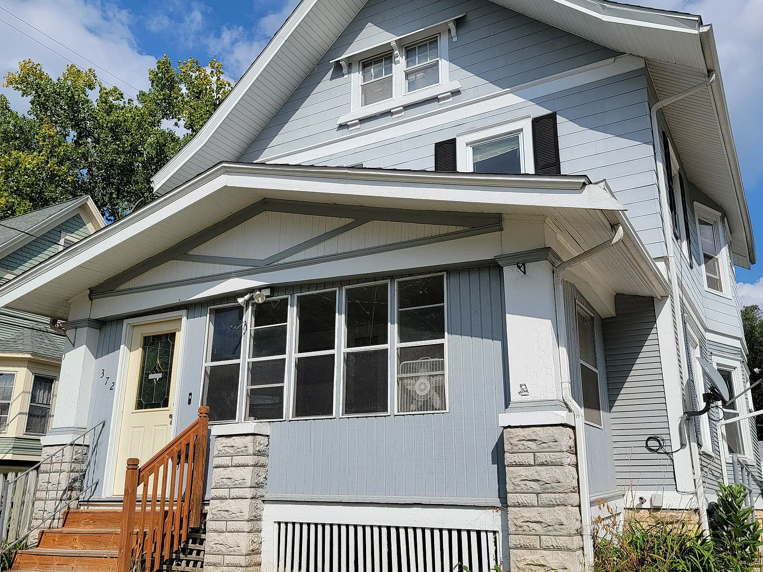 3 bed, 1281 sqft, $1,200 — Photo 1