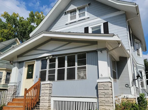 372 16th St SE, Cedar Rapids, IA 52403