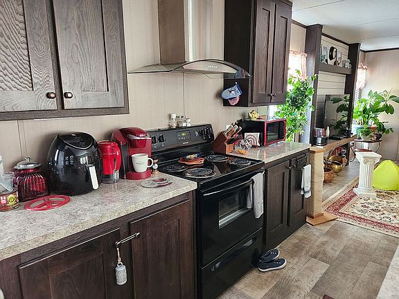 5th image of 12627 Claremont Cir #95