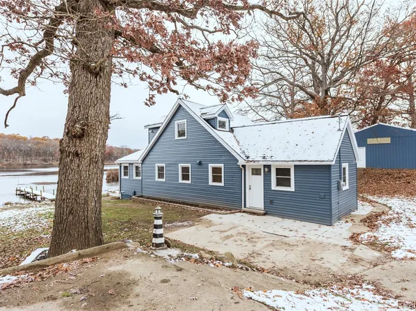 542 Oak Dale Dr, Chelsea, MI 48118