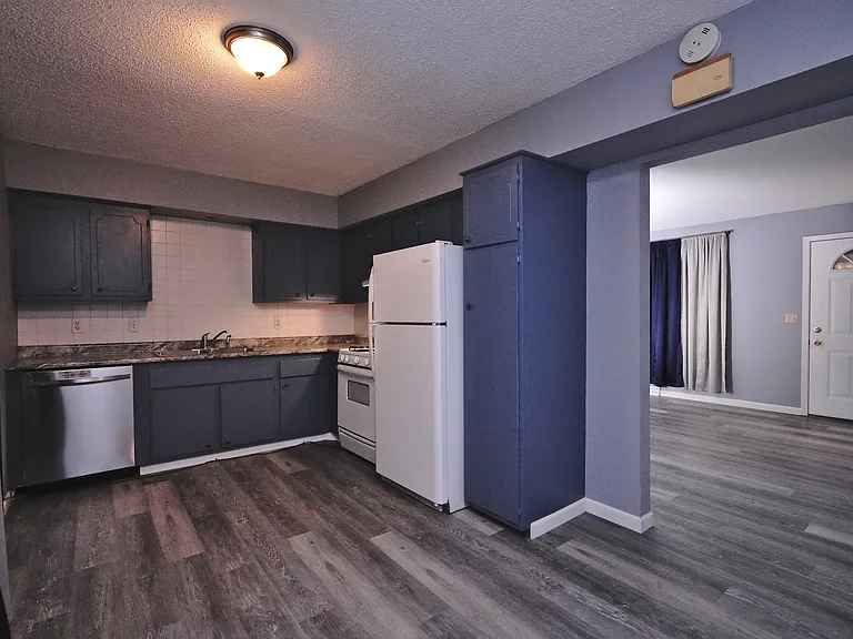 9036 Old Cedar Ave S — Photo 3