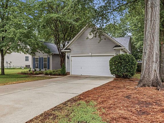 3rd image of 707 Sugar Maple Ct
