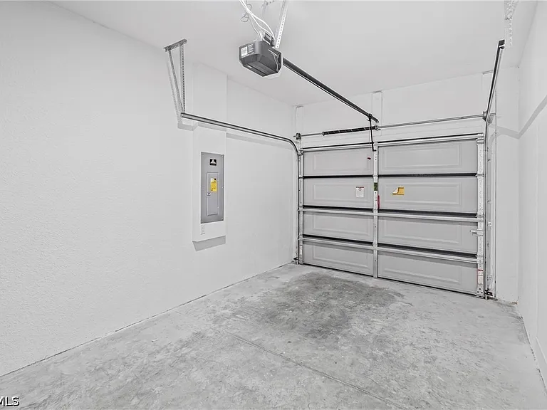 2220 Kenneth Ave S — Photo 13