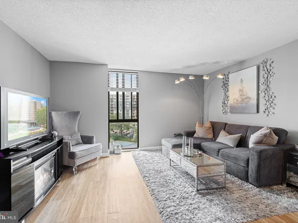 6800 Fleetwood Rd APT 808, Mc Lean, VA 22101