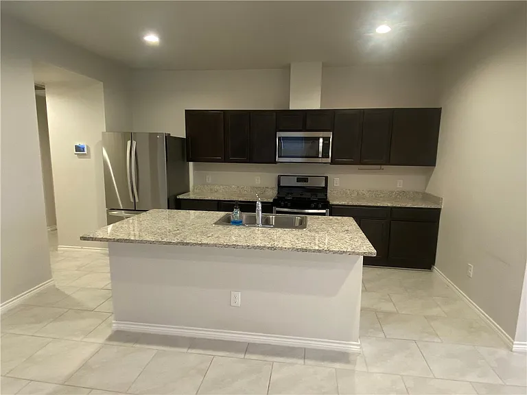 2329 Sky Crest Dr — Photo 3