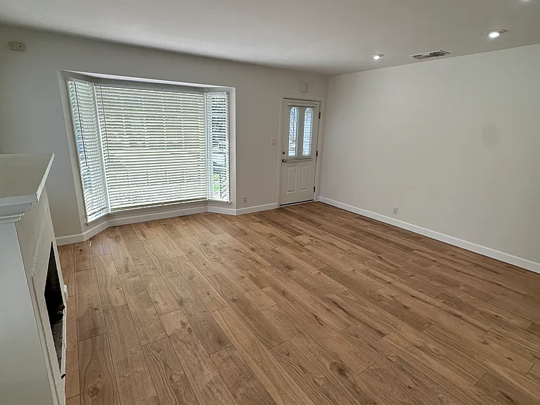 8060 Altavan Ave — Photo 5