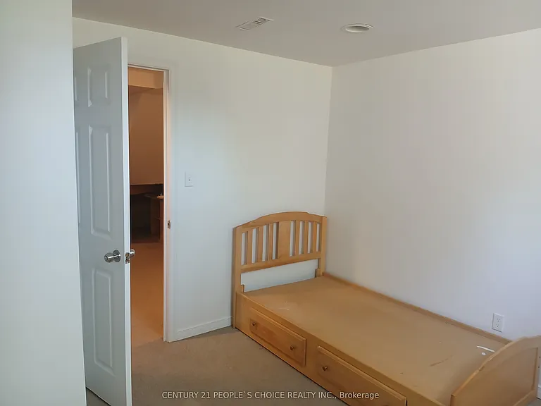 31 Moss Pl — Photo 11