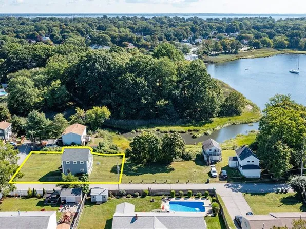 64 Carder Rd, Warwick, RI 02889