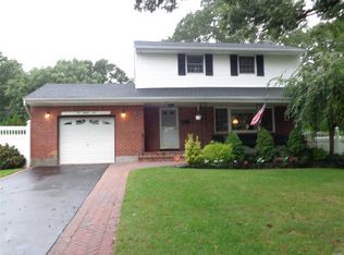 286 Tree Rd, Centereach, NY 11720