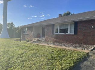 621 Clover Dr, Lebanon, IL 62254