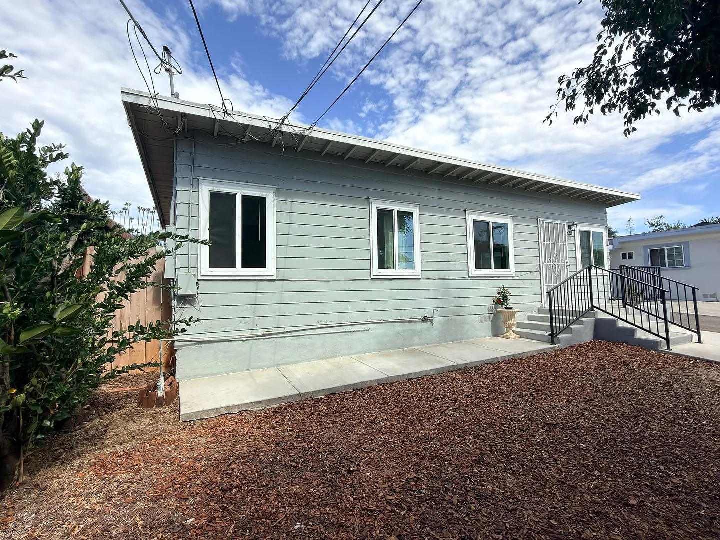 Price Improvement! Updated 3br Home W/ Fenced Yard Now $3,395 — Photo 2