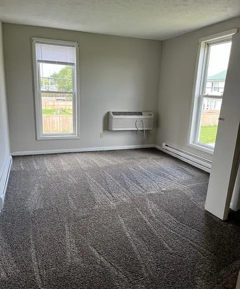 211 E North St #3C — Photo 7