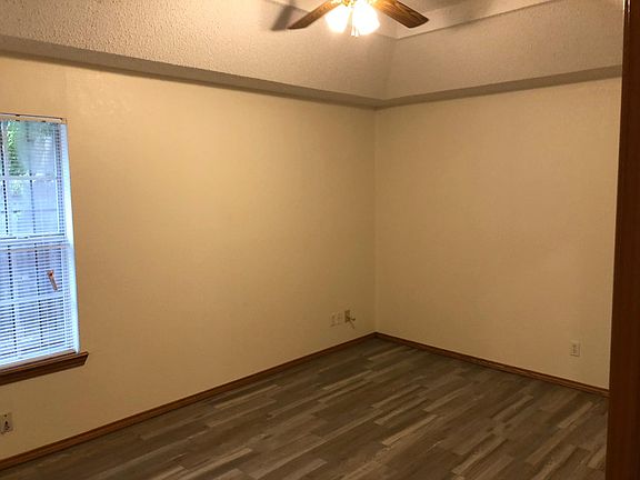4th image of 500 E La Vista Ave APT B
