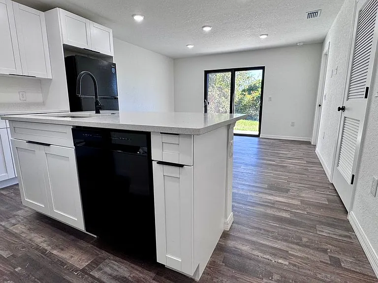 242 Organ St — Photo 15