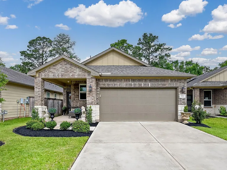 7099 Silverleaf Oak St — Photo 1