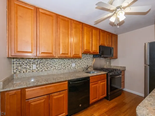 50-29 W Lindsley Rd, Cedar Grove, NJ 07009