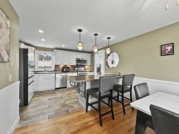 3rd image of 23 Rachael St