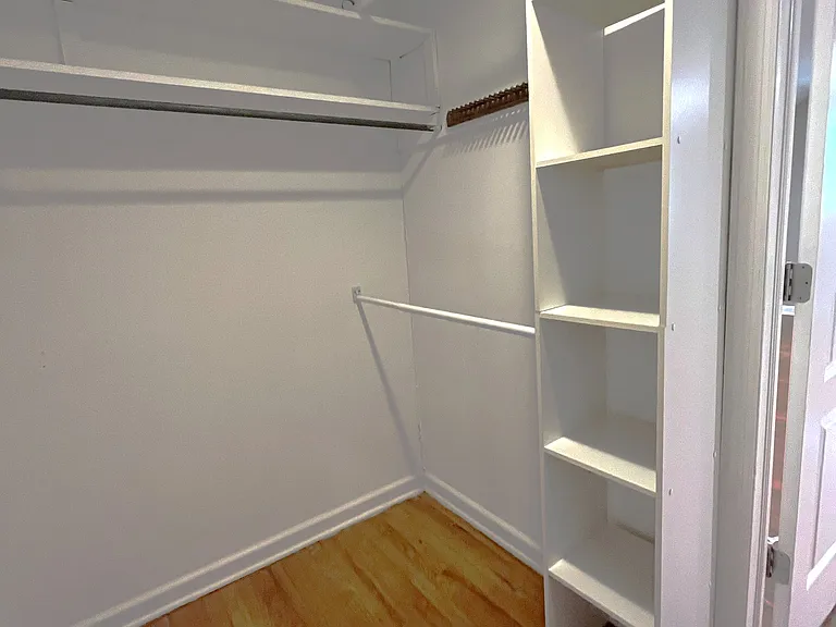 walk-in-closet in bedroom 4