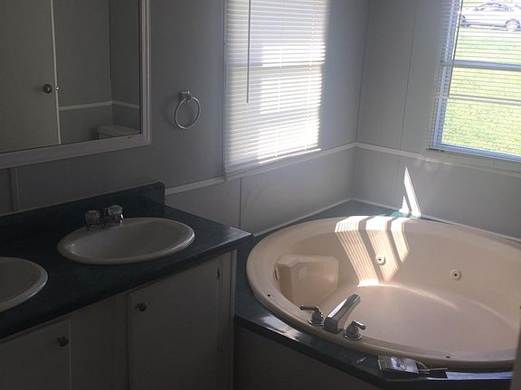 5th image of 483 Barnett Dr